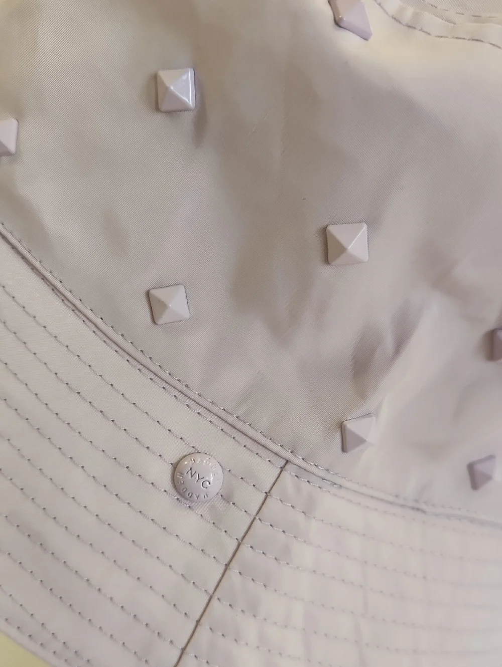 Madden NYC Light Lavendee Studded Bucket Hat. NWT. Size OS